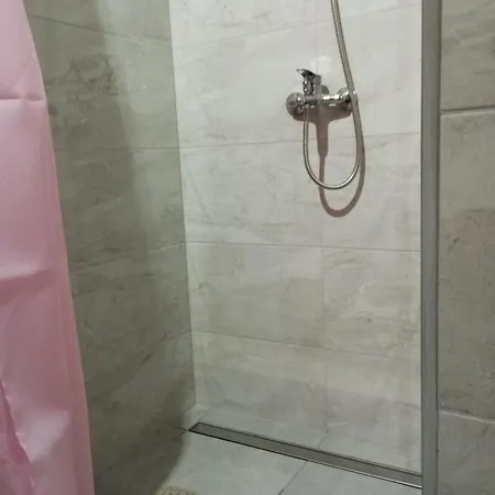Δωμάτια σε οικογενειακή κατοικία біля річки *