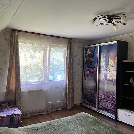 біля річки Privatunterkunft