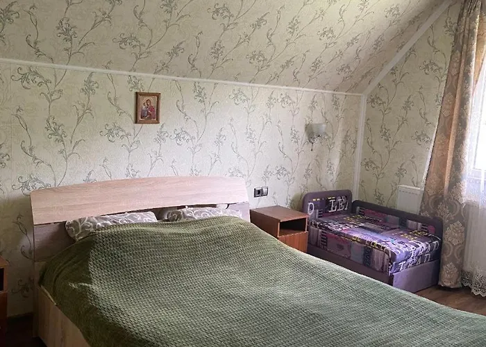 біля річки
