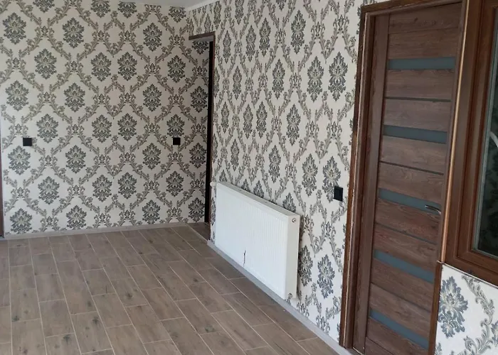 біля річки Rum i privatbostad *